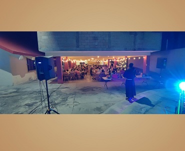 A beneficio de la construcción del Noviciado